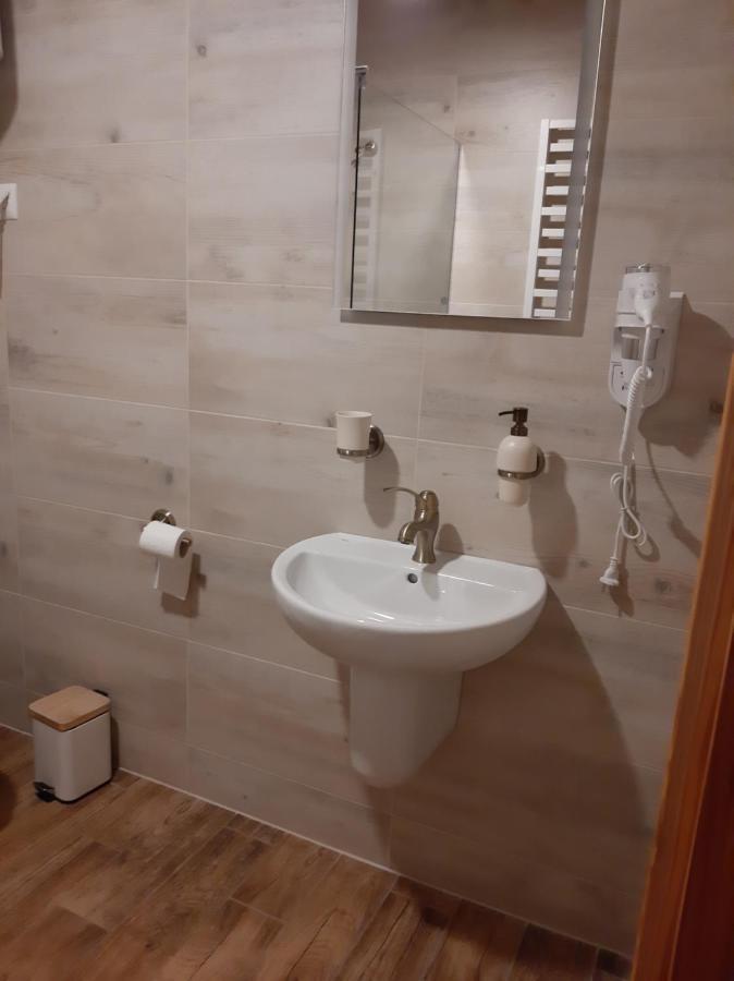 Hotel Pod Koziorozcami Trzebiechow Exterior foto